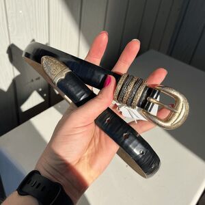 VTG 90s Streets Ahead Western Belt Leather Etched Buckle M USA